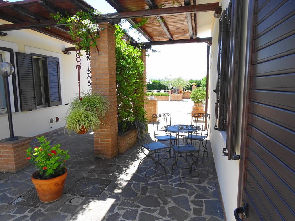 Residence Terra Dei Santi Country House Spello Buitenkant foto