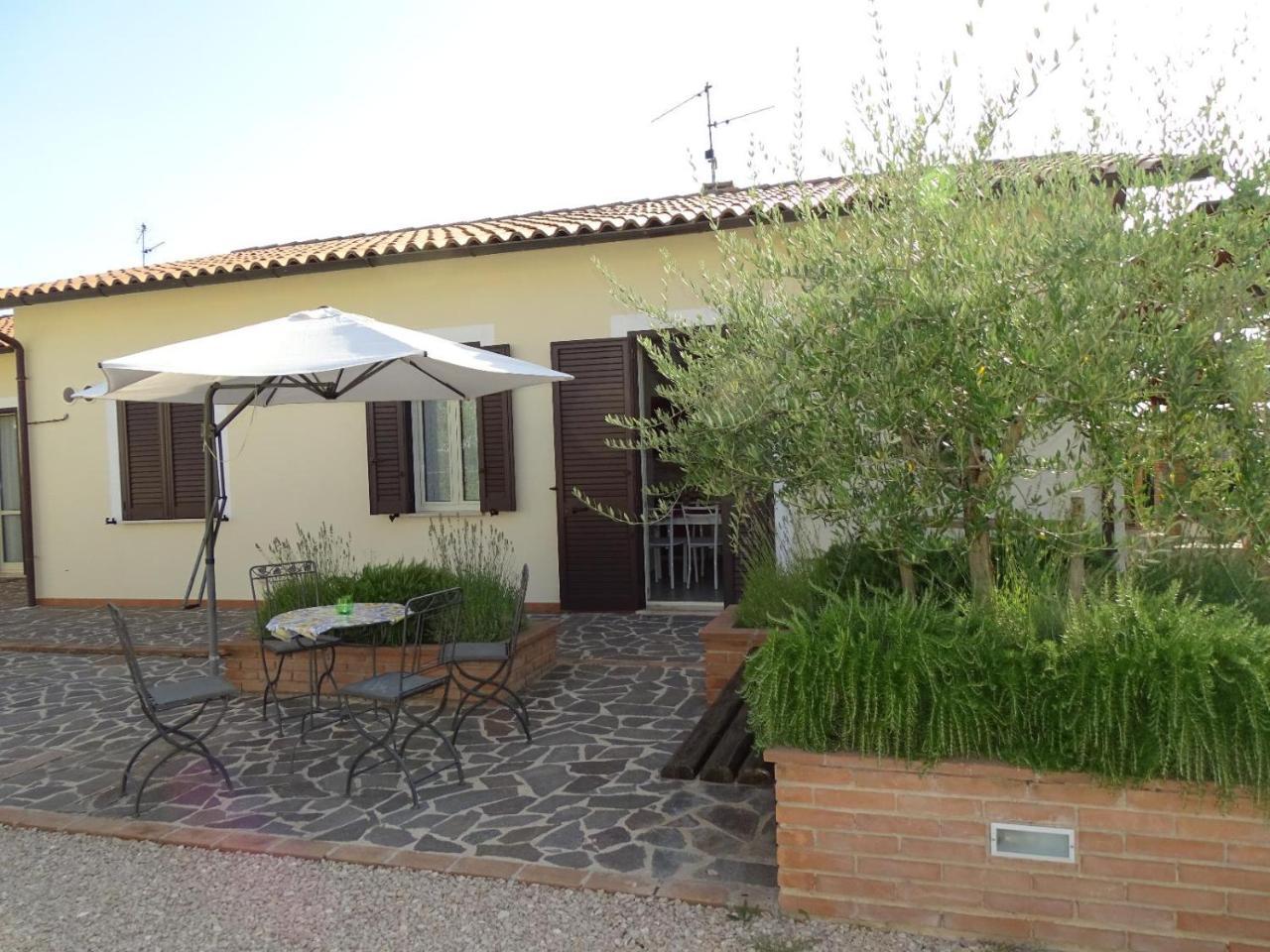 Residence Terra Dei Santi Country House Spello Buitenkant foto