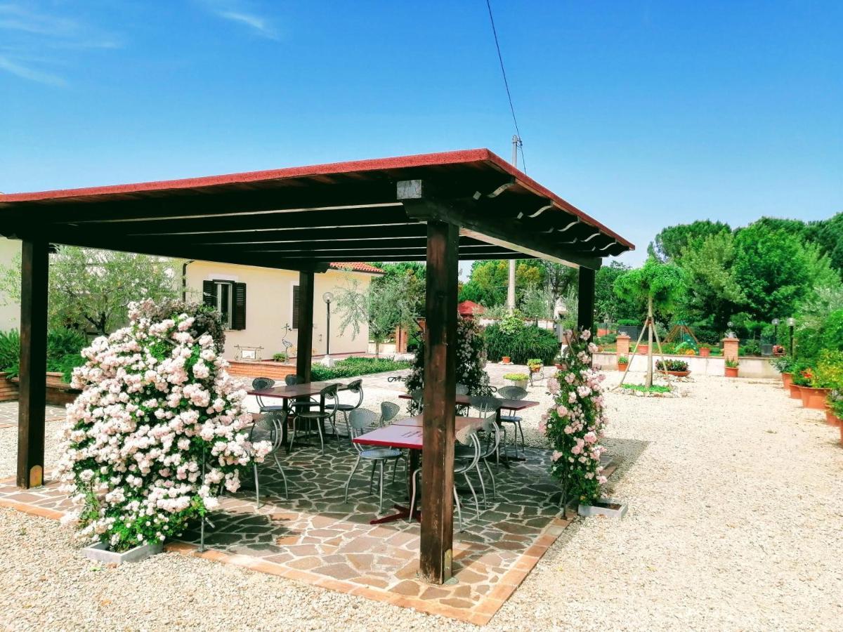 Residence Terra Dei Santi Country House Spello Buitenkant foto